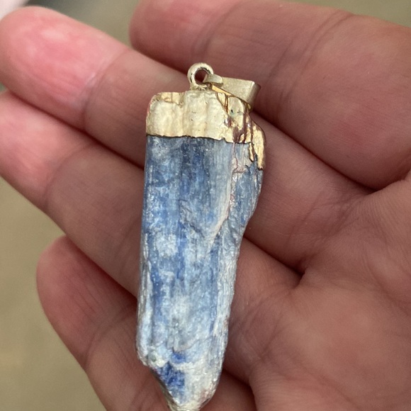 NWOT KYANITE PENDANT w/BLK TOURMALINE. 2.25” long. Approx .5” wide. AAA quality - Picture 8 of 16